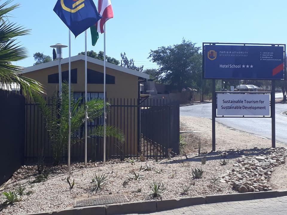 Nust Hotel School Windhoek Exterior photo